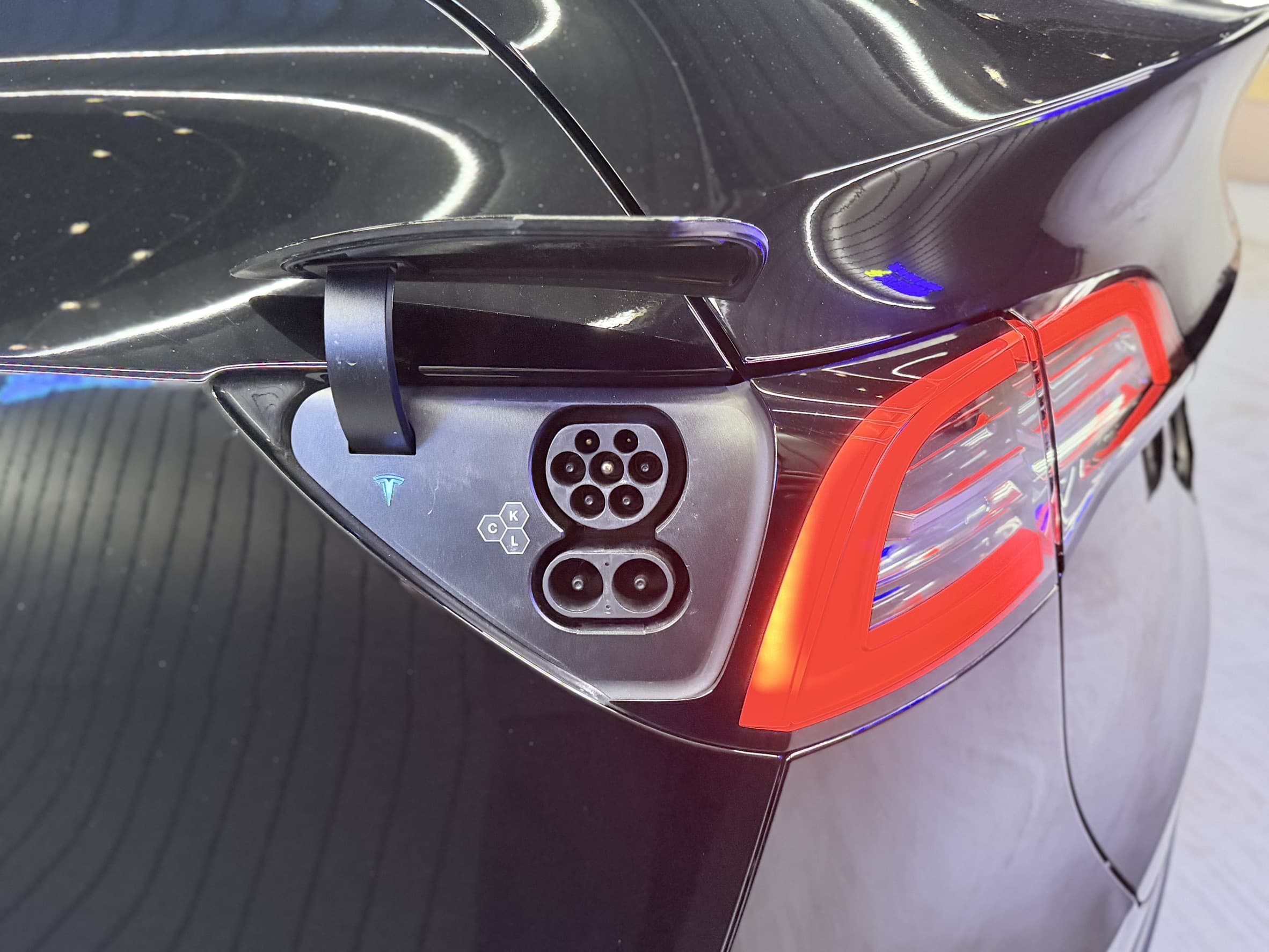 2024年 Tesla Model  Y  RWD  EAP  HW4.0