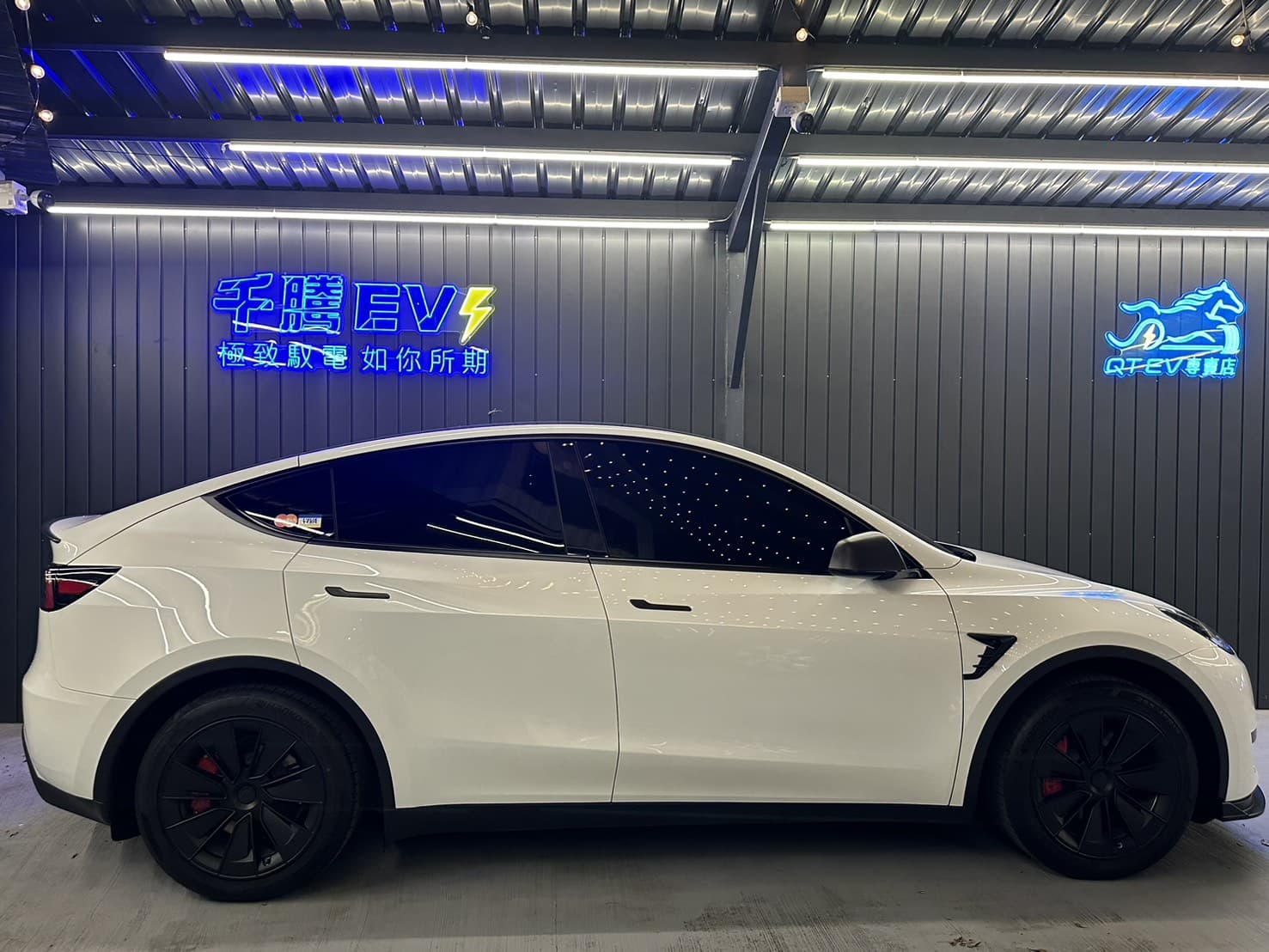 2024年 Tesla Model  Y  RWD