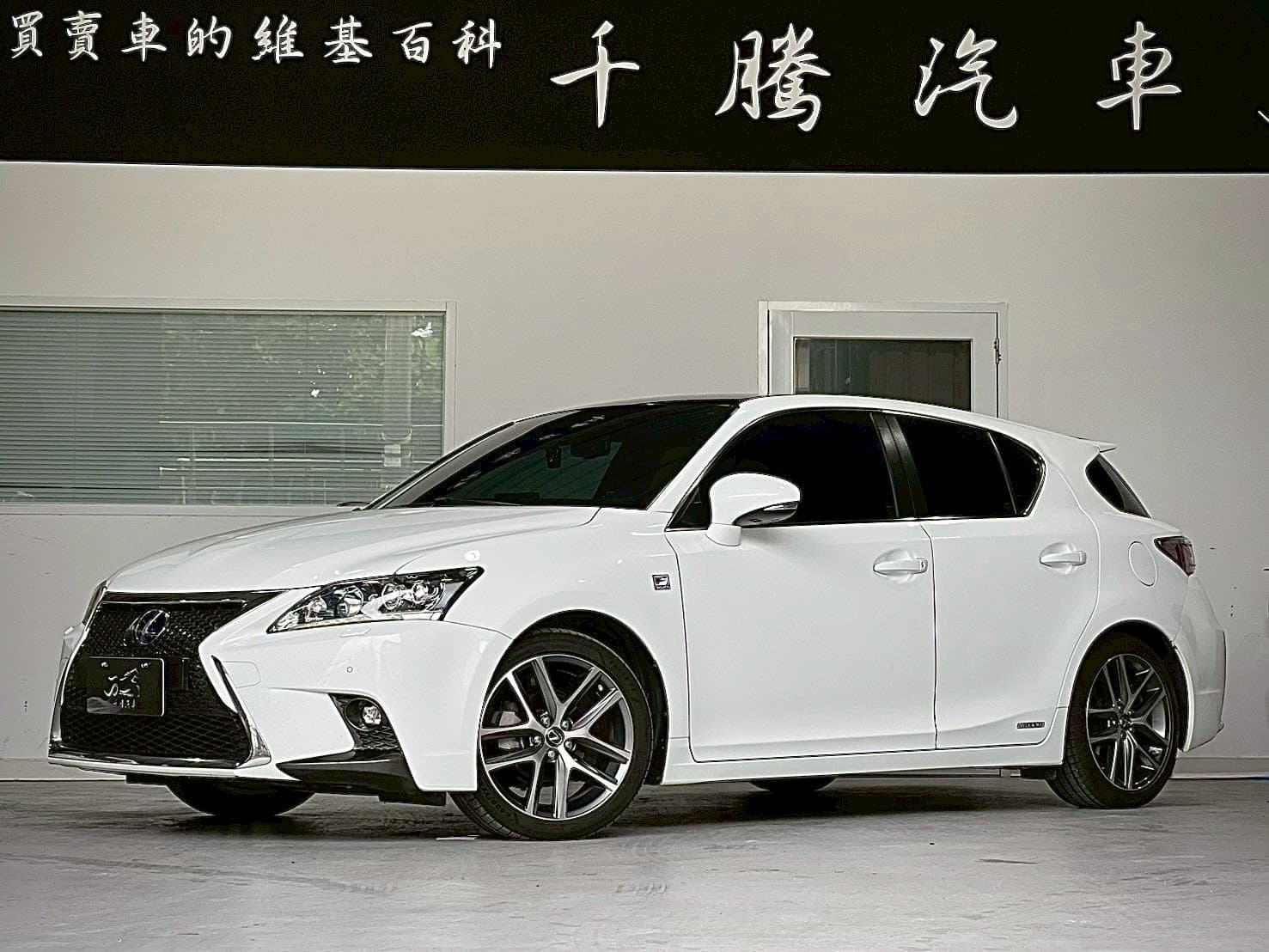 2016年 Lexus CT200h f sport